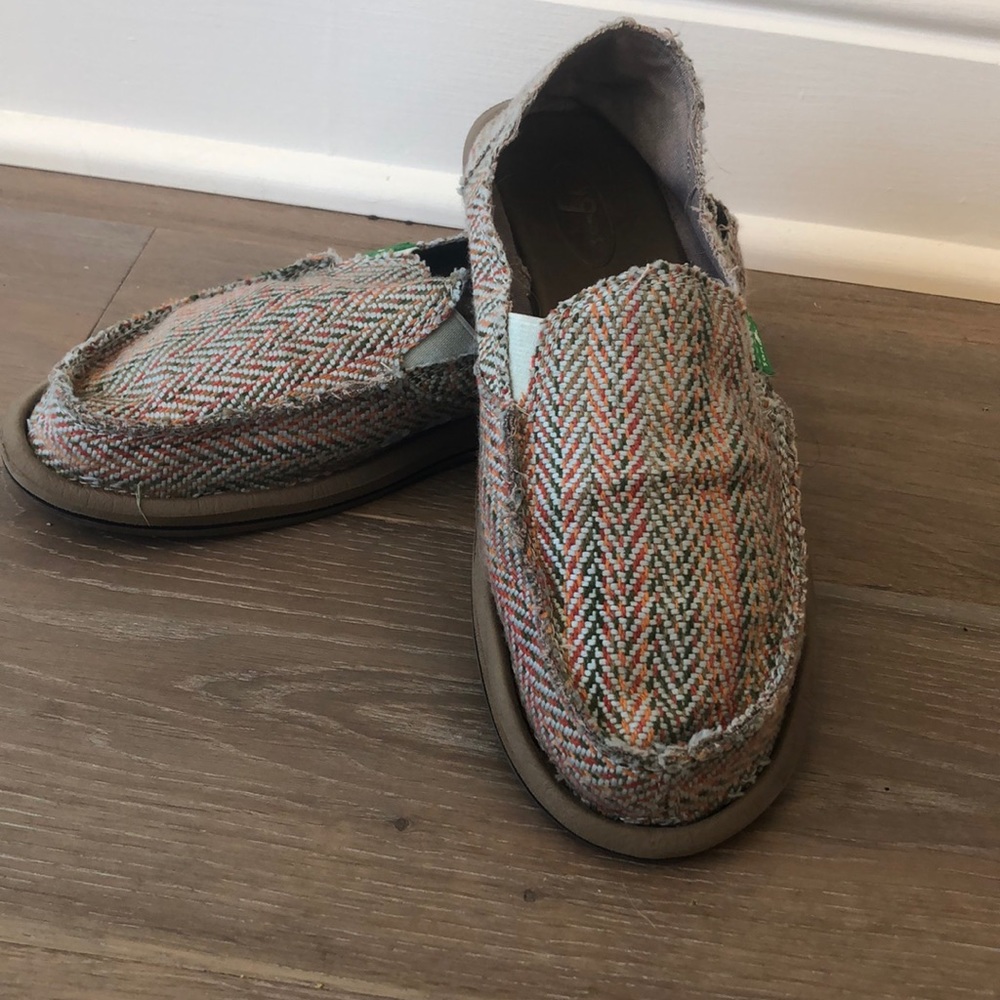 Well loved. Sanuk. Size 7